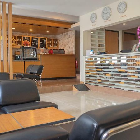 D'Primahotel Airport Jakarta Terminal 1A Tangerang Extérieur photo