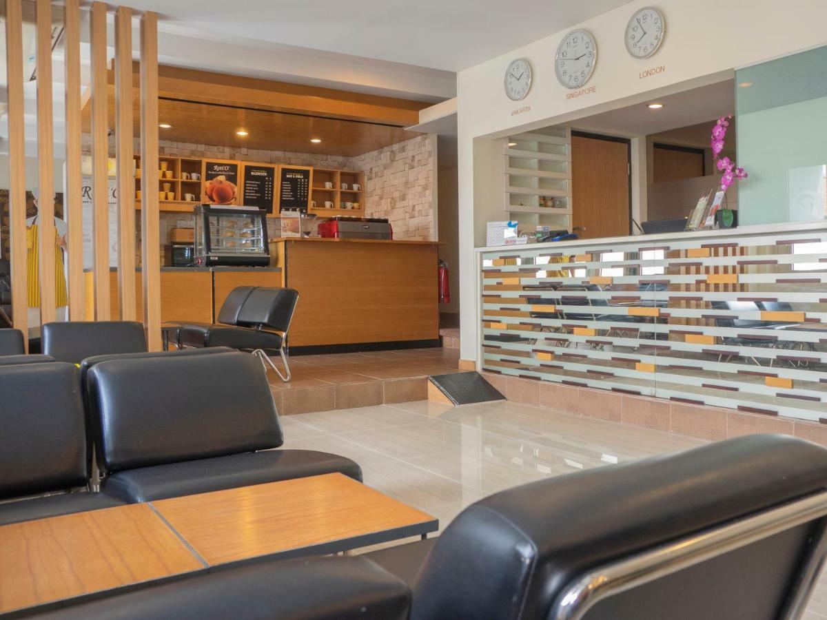 D'Primahotel Airport Jakarta Terminal 1A Tangerang Extérieur photo